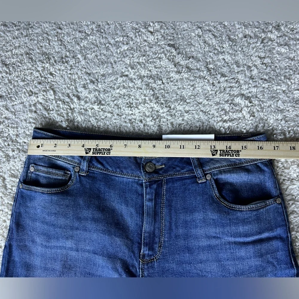 Women’s size 10 Mid-rise Girlfriend Jeans NWT - Picture 5 of 7